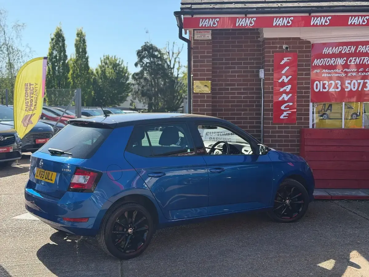 Used Skoda Fabia Colour Edition 75 HP (55 kW) 2019 Blue Hatchback