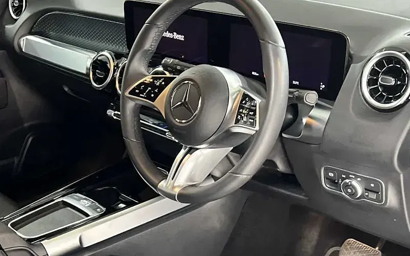 Used Mercedes GLB200 Executive 163 HP (119 kW) 2025 Blue SUV