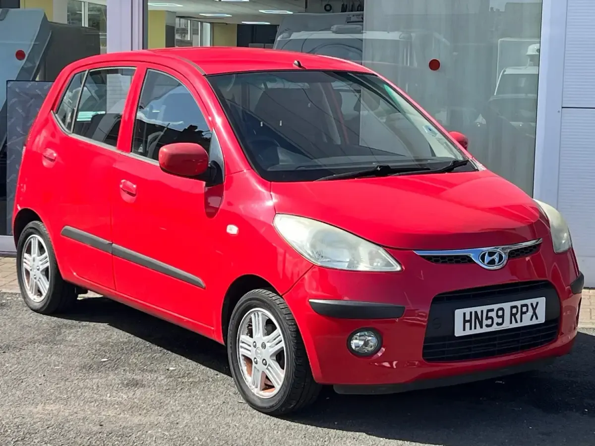 Used Hyundai i10 Comfort 77 HP (56 kW) 2009 Red Hatchback