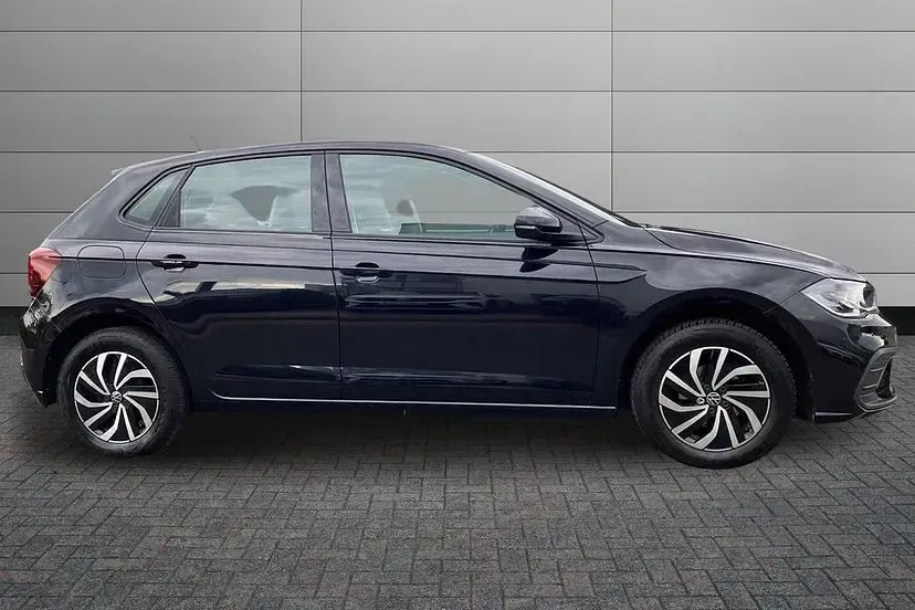 Used VW Polo Life 95 HP (69 kW) 2024 Black Hatchback