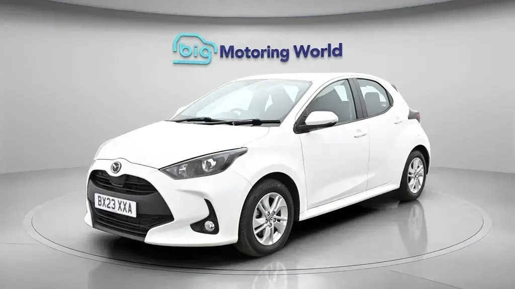 Begagnad Mazda 2 116 HK (85 kW) 2023 Vit Halvkombi