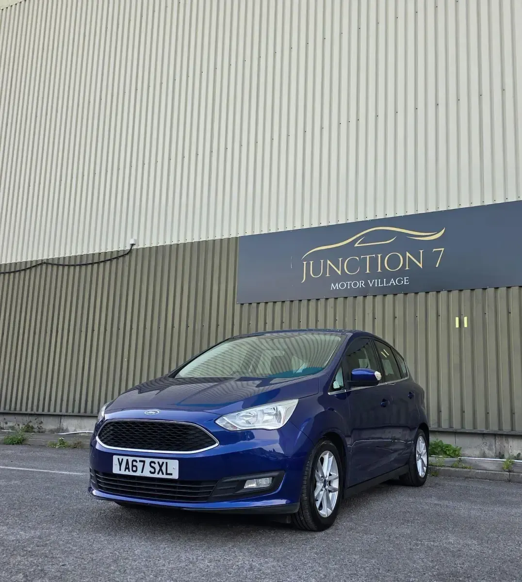 Used Ford C-MAX Zetec 125 HP (91 kW) 2018 Blue MPV