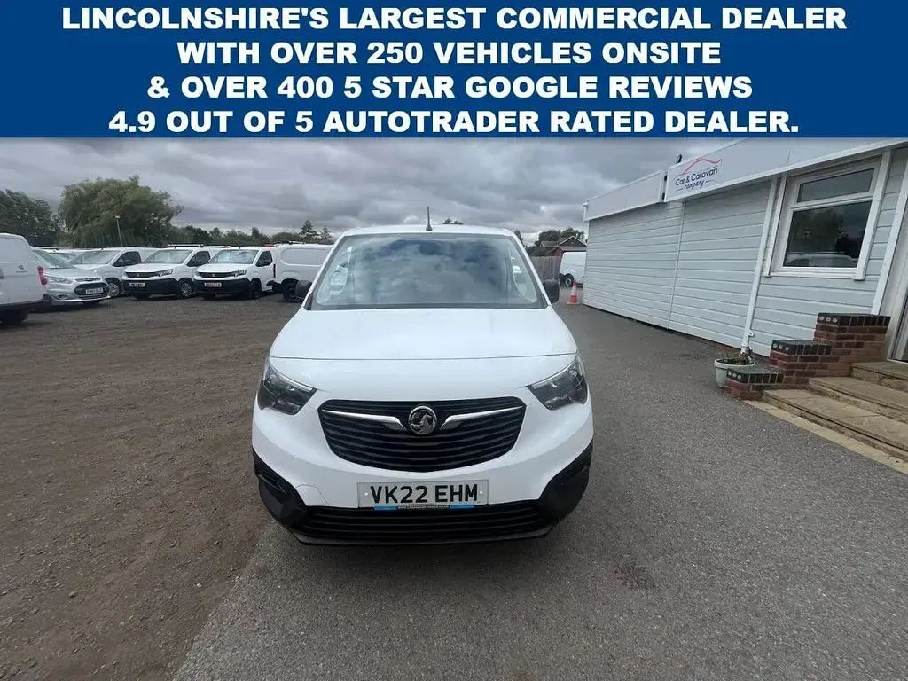 Used Vauxhall Combo 100 HP (73 kW) 2022 White MPV