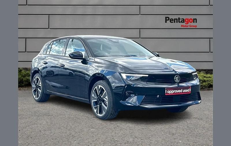 Used Vauxhall Astra Design Edition 114 kW (156 HP) 2024 Black Hatchback