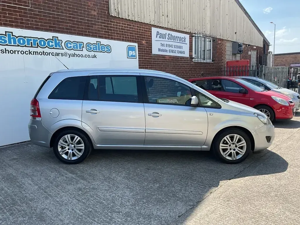 Used Vauxhall Zafira Excite 115 HP (84 kW) 2012 Silver MPV