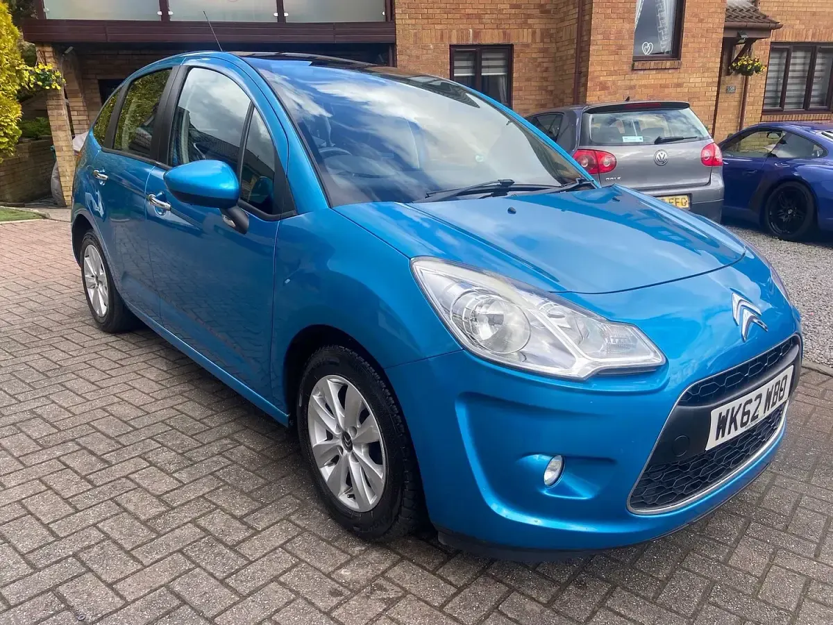 Begagnad Citroën C3 VTR Sport 70 HK (51 kW) 2012 Blå Halvkombi