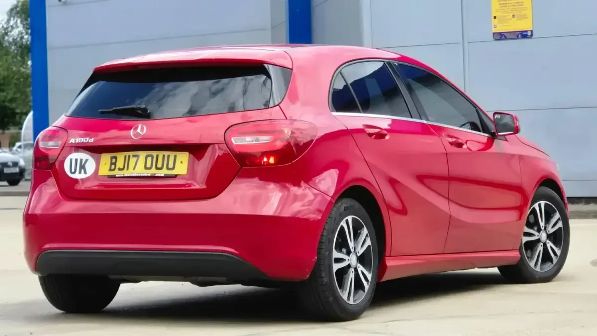 Used Mercedes A180 SE 109 HP (80 kW) 2017 Red Hatchback