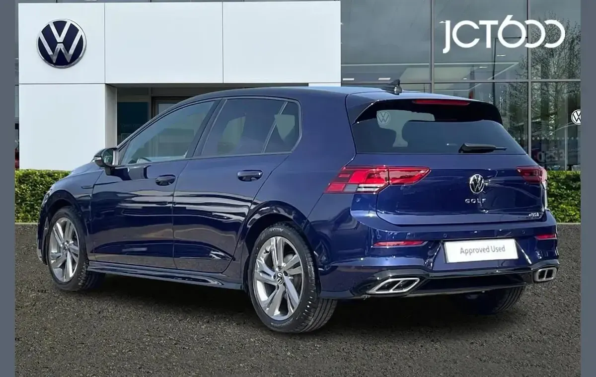 Used VW Golf VIII R-line 147 HP (108 kW) 2023 Blue Hatchback