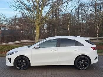 Used Kia Ceed 2019 White Hatchback