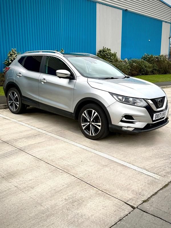 Used Nissan Qashqai N-Connecta 2017 Silver SUV