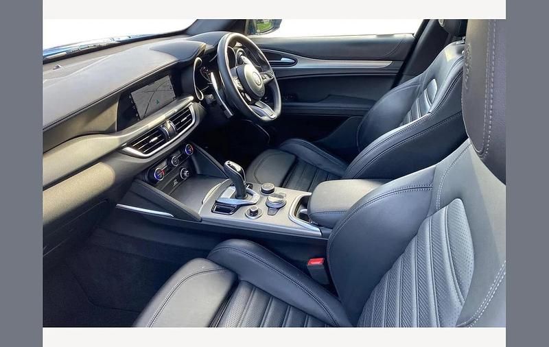 Used Alfa Romeo Stelvio Veloce 280 HP (205 kW) 2022 Blue SUV