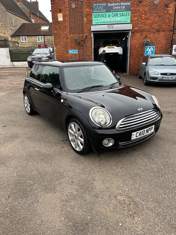Black Used 2010 Mini Cooper Hatch Hatchback | £3,295 (Fair price) - Image 1/4