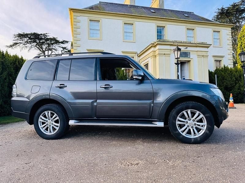 Used Mitsubishi Shogun 197 HP (144 kW) 2013 Grey SUV