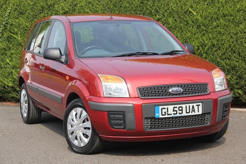 Red Used 2010 Ford Fusion Style Hatchback | £2,995 (Fair price) - Image 1/4