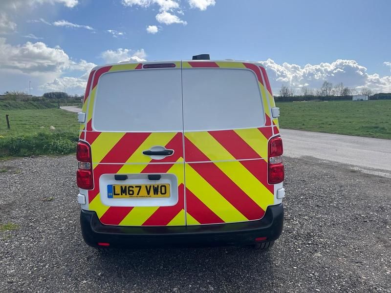 Second-hand Peugeot Expert 120 CP (88 kW) 2017 Alb Van