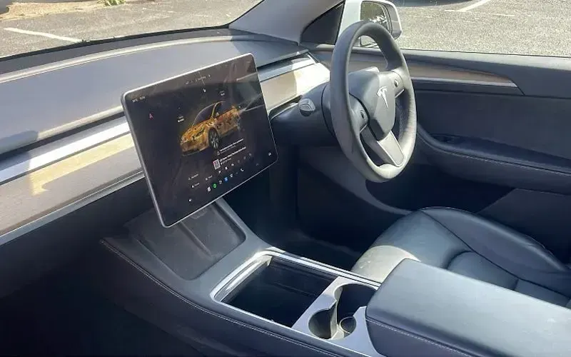 Used Tesla Model Y Long Range AWD 286 kW (389 HP) 2025 SUV