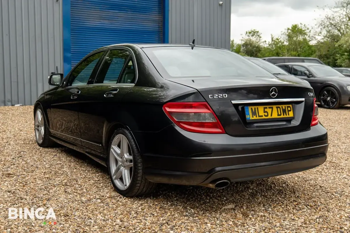 Used Mercedes C220 170 HP (125 kW) 2008 Black Sedan