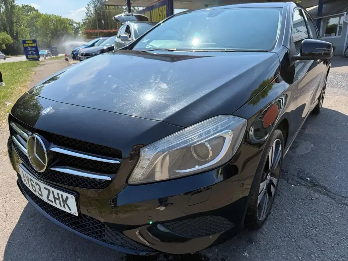 Używany Mercedes A200 2013 Czarny Hatchback