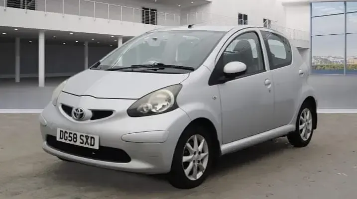Used Toyota Aygo Platinum 67 HP (49 kW) 2008 Silver Hatchback