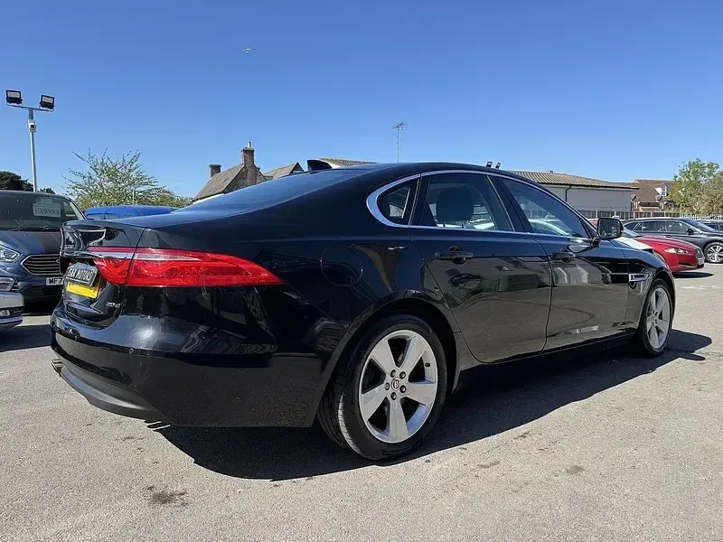Used Jaguar XF Portfolio 180 HP (132 kW) 2017 Black Sedan