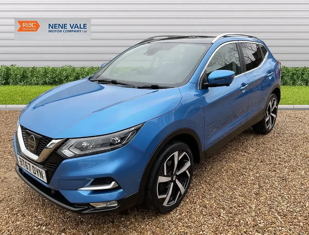 Używany Nissan Qashqai Tekna 110 KM (80 kW) 2017 Niebieski SUV