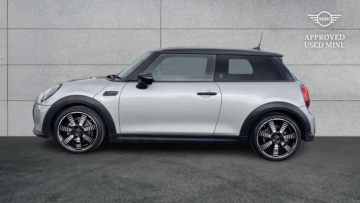 Used Mini Cooper Exclusive 134 HP (98 kW) 2023 Silver Hatchback