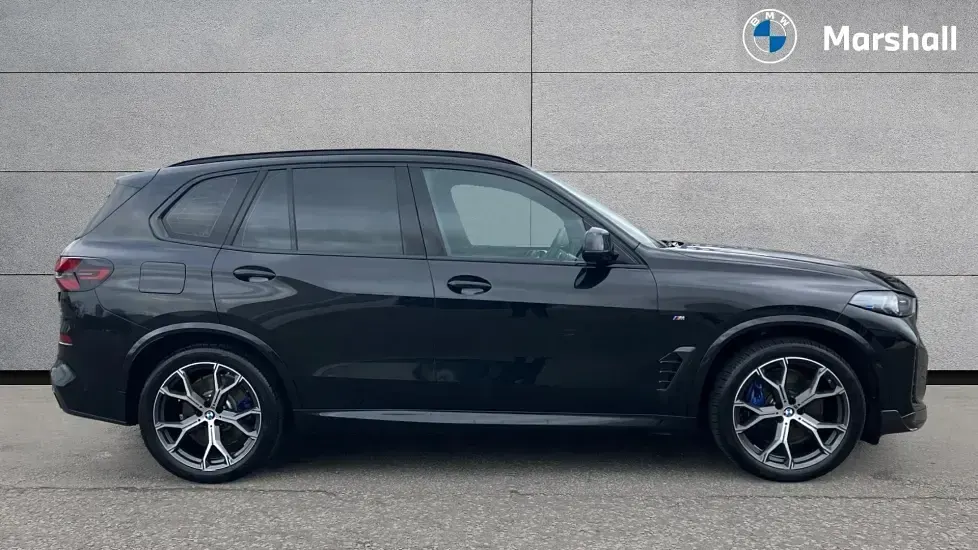 Used BMW X5 M Sport 489 HP (359 kW) 2025 Black sapphire SUV