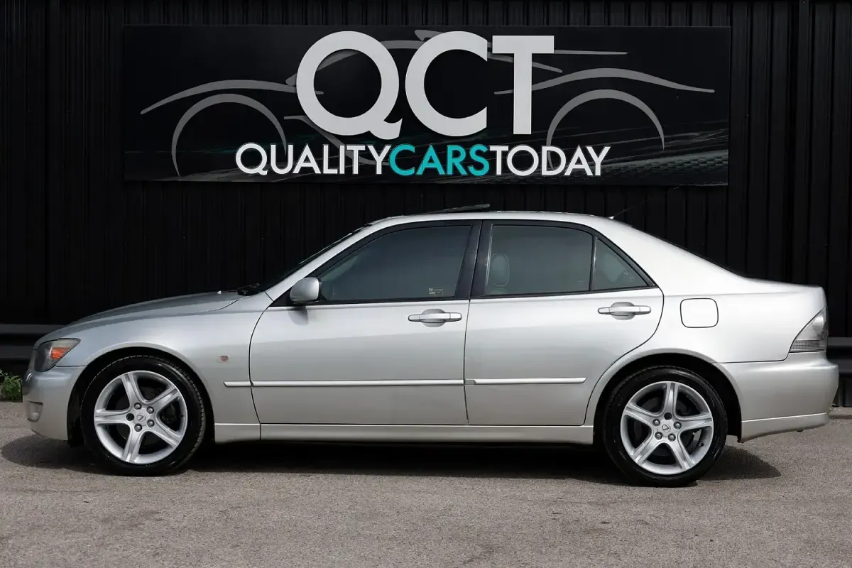 Used Lexus IS200 2004 Silver Sedan