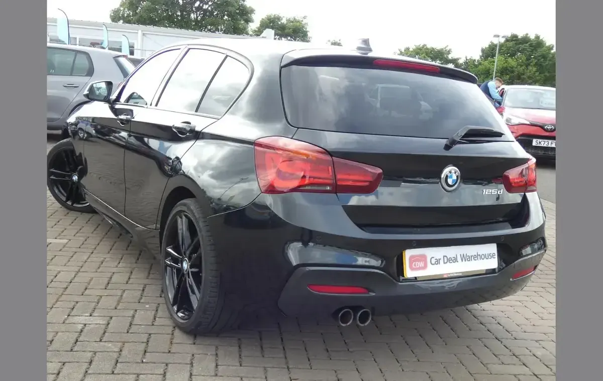 Used BMW 125 Efficient Dynamics 221 HP (162 kW) 2017 Black Hatchback