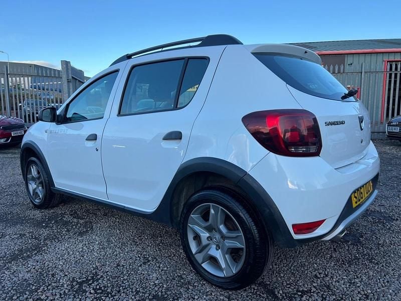 Used Dacia Sandero Ambiance 90 HP (66 kW) 2017 White Hatchback