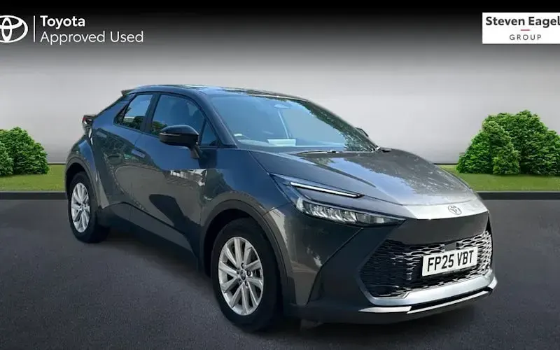 Used Toyota C-HR 140 HP (102 kW) 2025 SUV