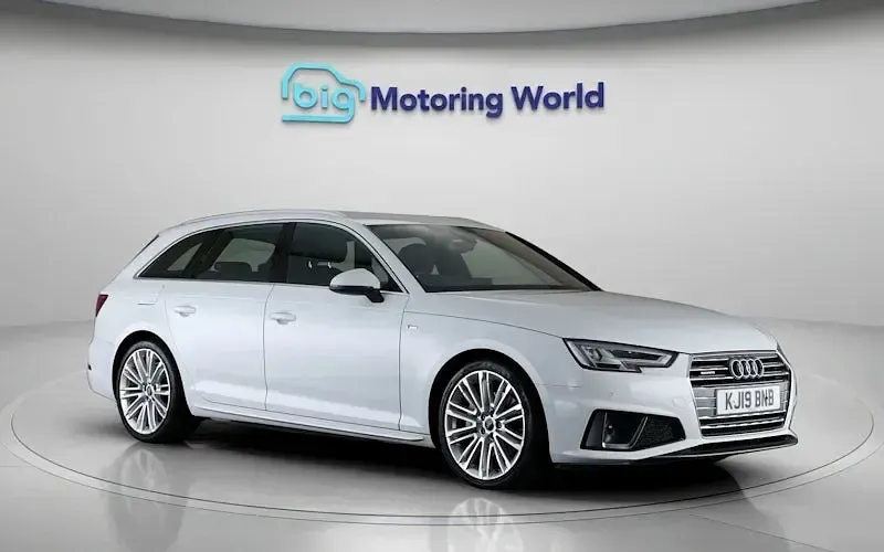 Used Audi A4 S-Line 190 HP (139 kW) 2019 White Estate