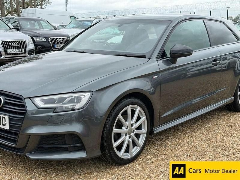 Używany Audi A3 Black Edition 184 KM (135 kW) 2017 Szary Hatchback