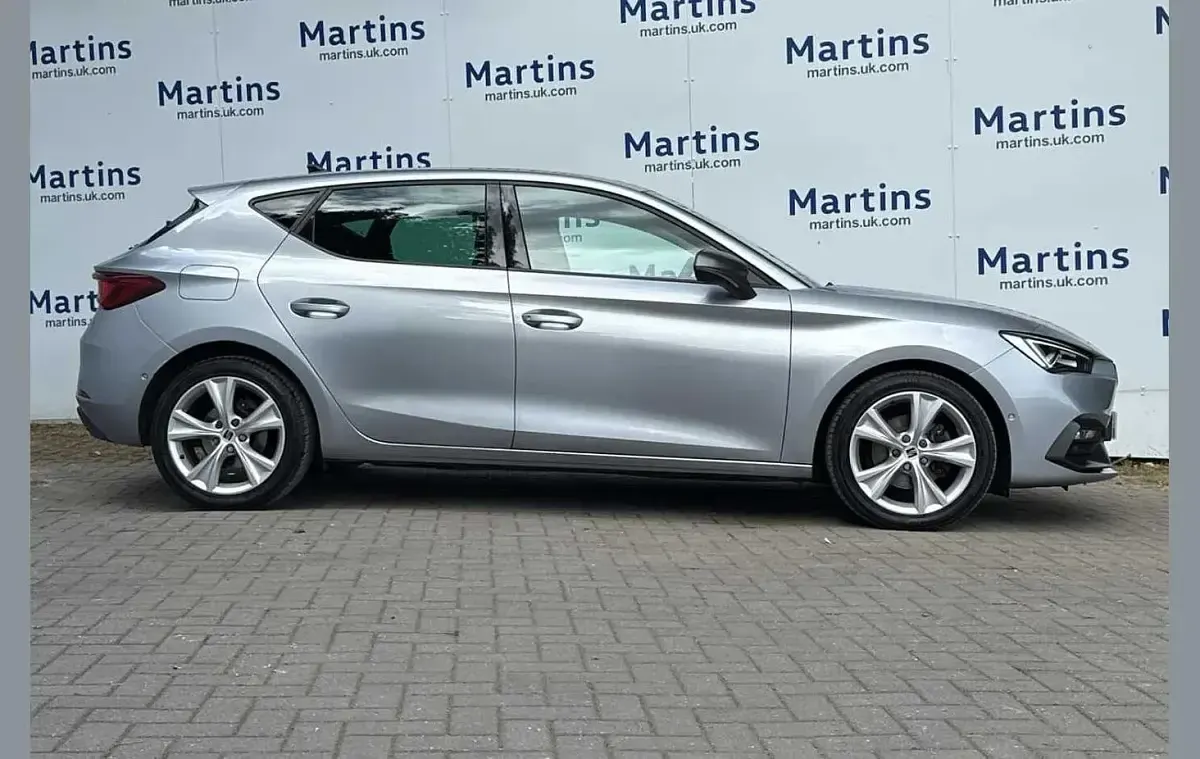 Used Seat Leon FR 108 HP (79 kW) 2021 Silver Hatchback