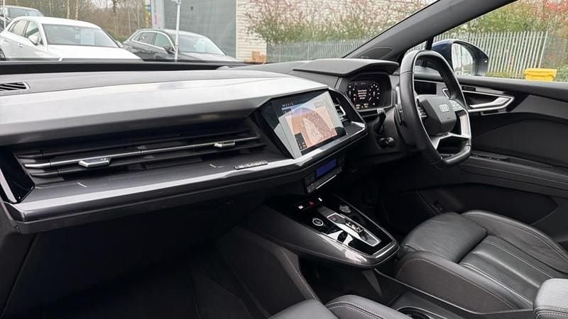 Used Audi Q4 e-tron Comfort 150 kW (204 HP) 2021 Blue SUV