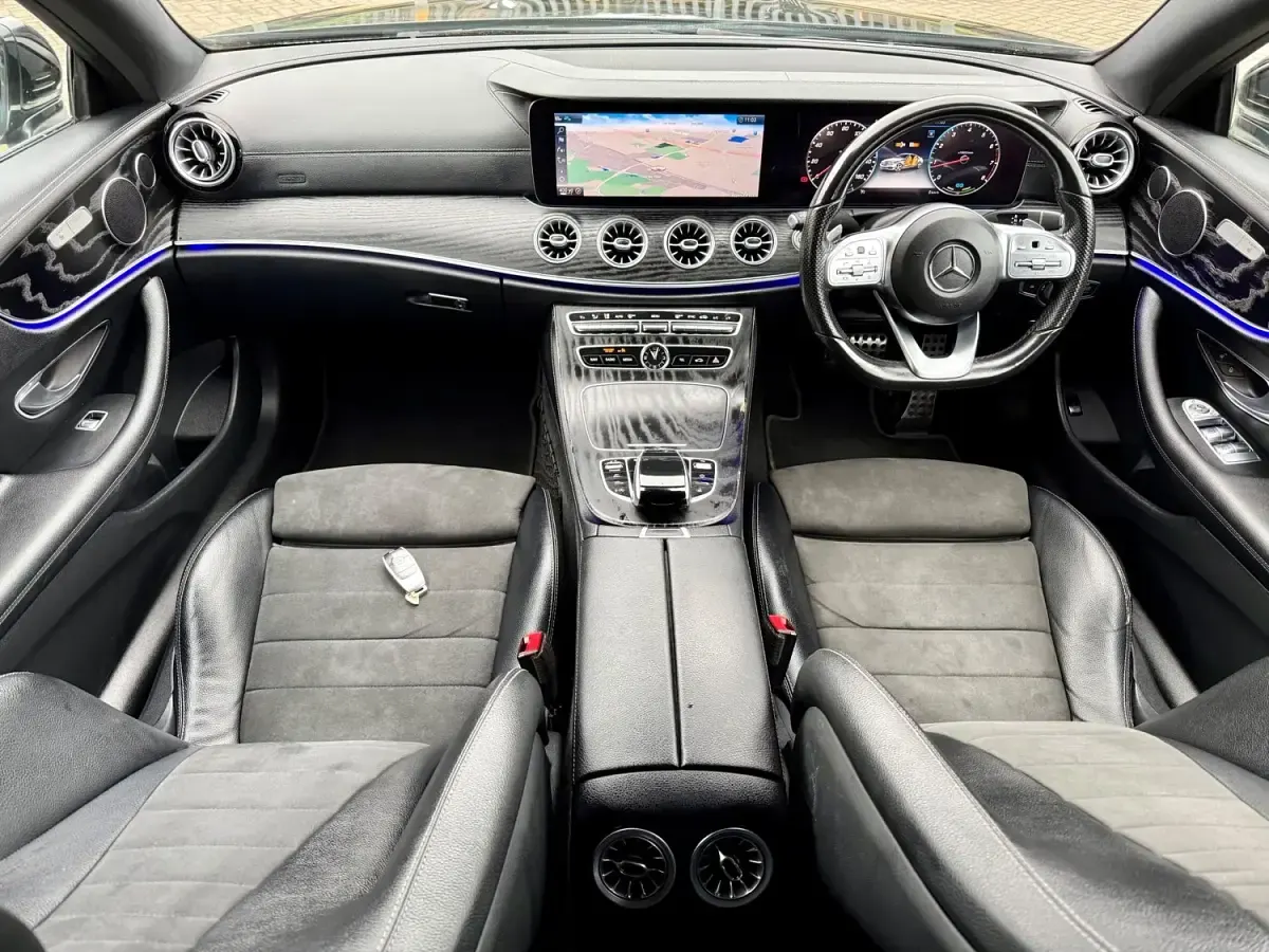 Usado Mercedes E350 AMG line 313 CV (230 kW) 2019 Negro Coupe