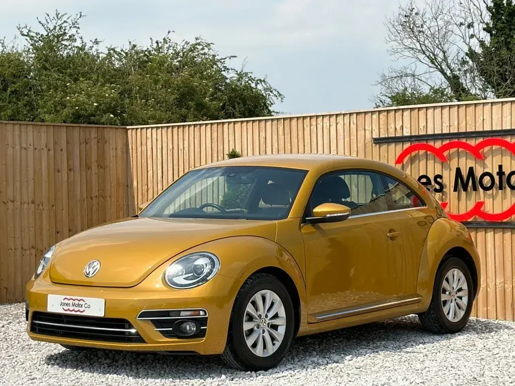 Used VW Beetle Design 105 HP (77 kW) 2017 Yellow Hatchback