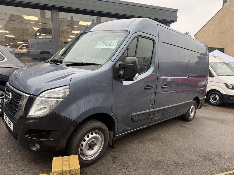 Grey Used 2021 Nissan NV400 Tekna Van | £11,000 (Fair price) - Image 1/4