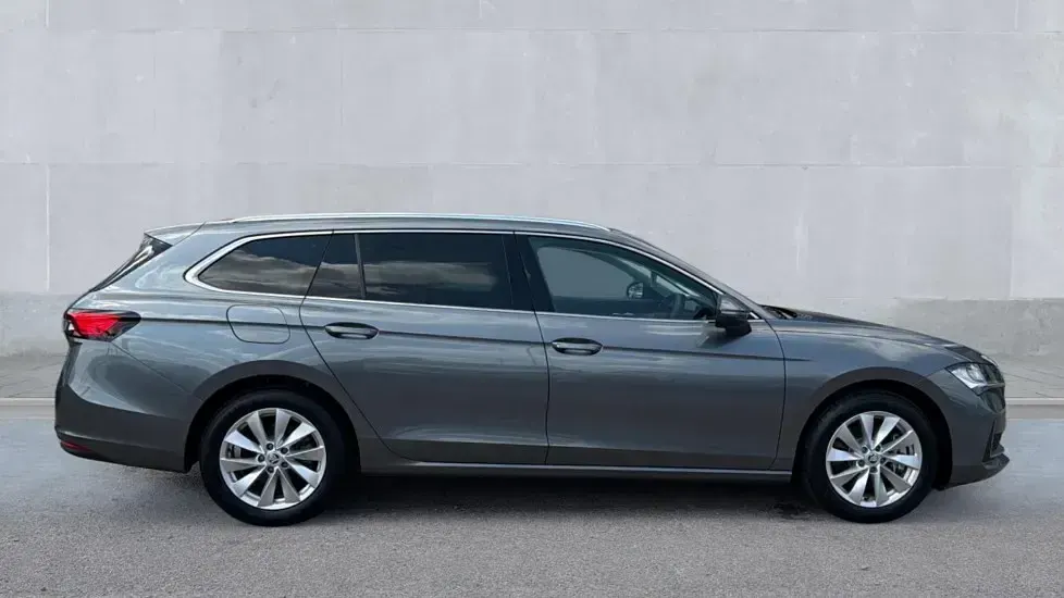 Used Skoda Superb SE Technology 204 HP (150 kW) 2024 Graphite grey