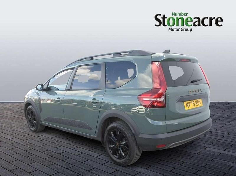 Used Dacia Jogger Extreme 140 HP (102 kW) 2025 Green MPV