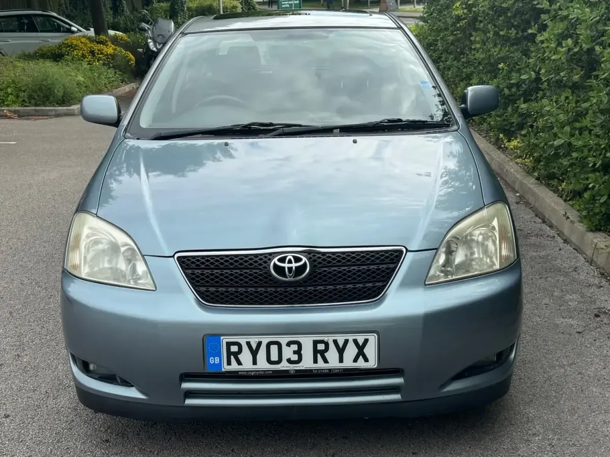 Second-hand Toyota Corolla 110 CP (80 kW) 2003 Gri Hatchback