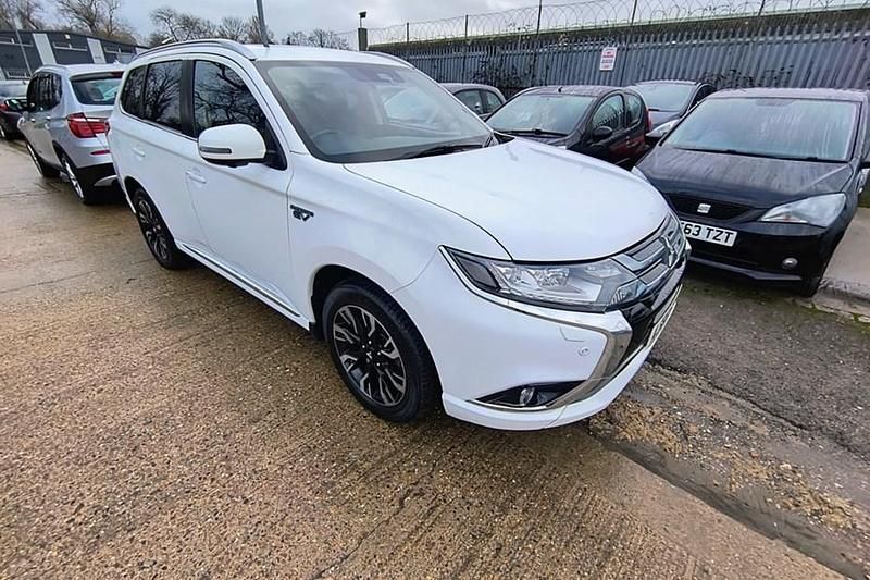 Used 2017 Mitsubishi Outlander P-HEV | £7,999 (Fair price) - Image 1/1