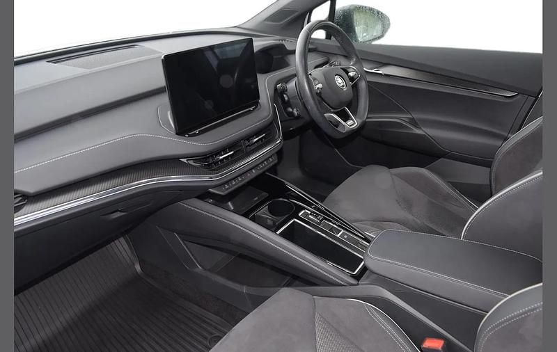 Used Skoda Enyaq iV SportlinePlus 210 kW (286 HP) 2024 Moon white metallic SUV