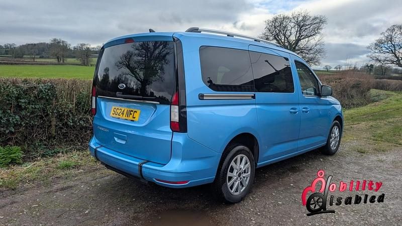 Used Ford Tourneo Connect Titanium 122 HP (89 kW) 2024 Blue MPV