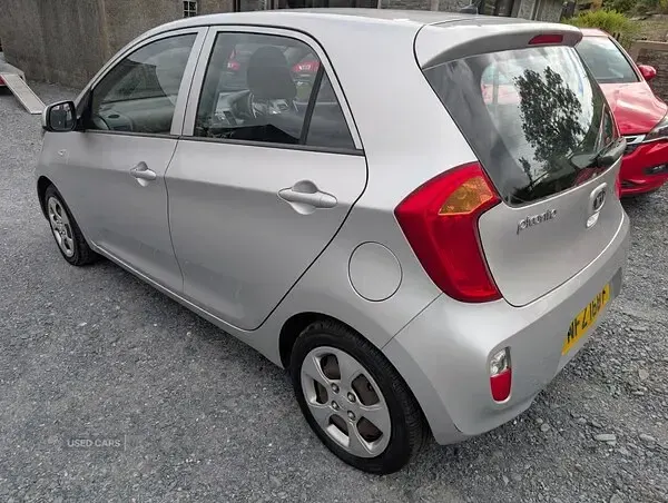 Used Kia Picanto 68 HP (50 kW) 2013 Silver Hatchback