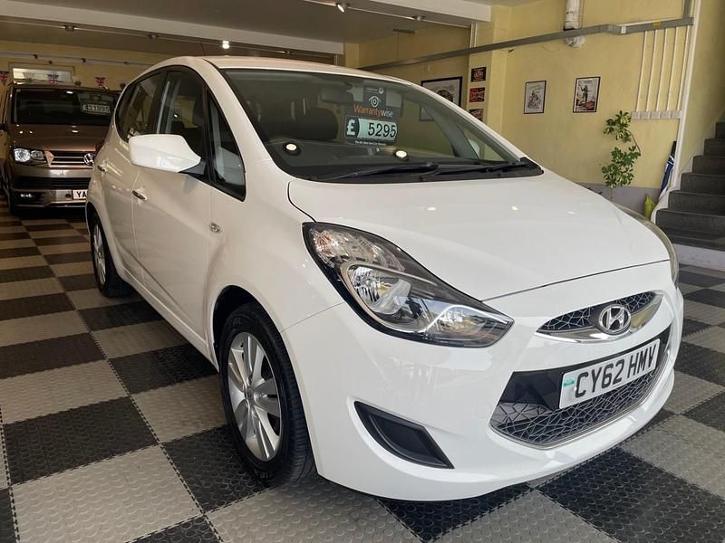 Used Hyundai ix20 Active 90 HP (66 kW) 2012 White Hatchback