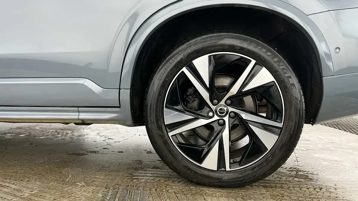 Used Volvo XC90 Plus 235 HP (172 kW) 2022 Grey SUV