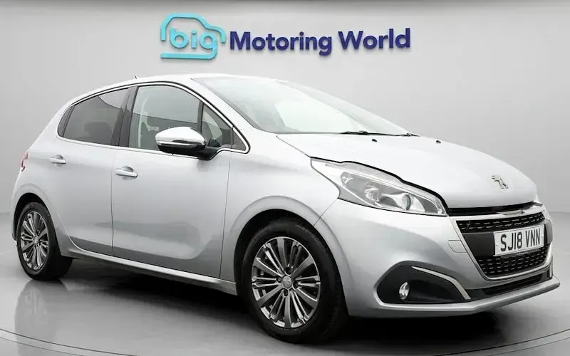 Used Peugeot 208 Allure 82 HP (60 kW) 2018 Hatchback