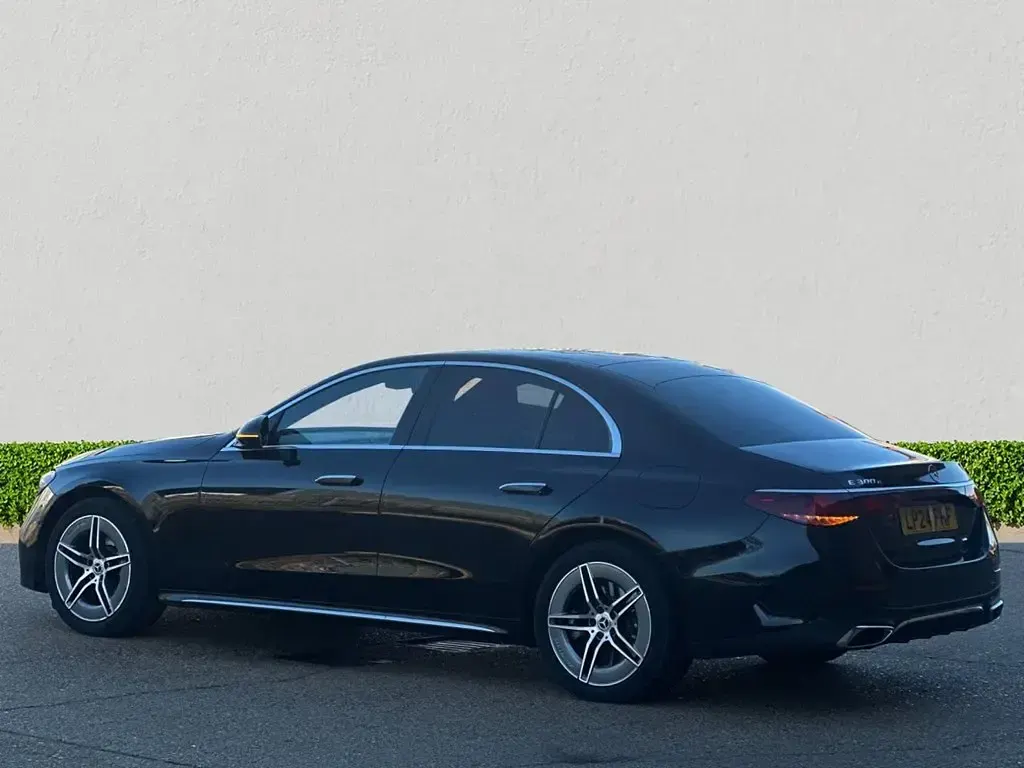 Used Mercedes E300 Advanced 313 HP (230 kW) 2024 Black Sedan