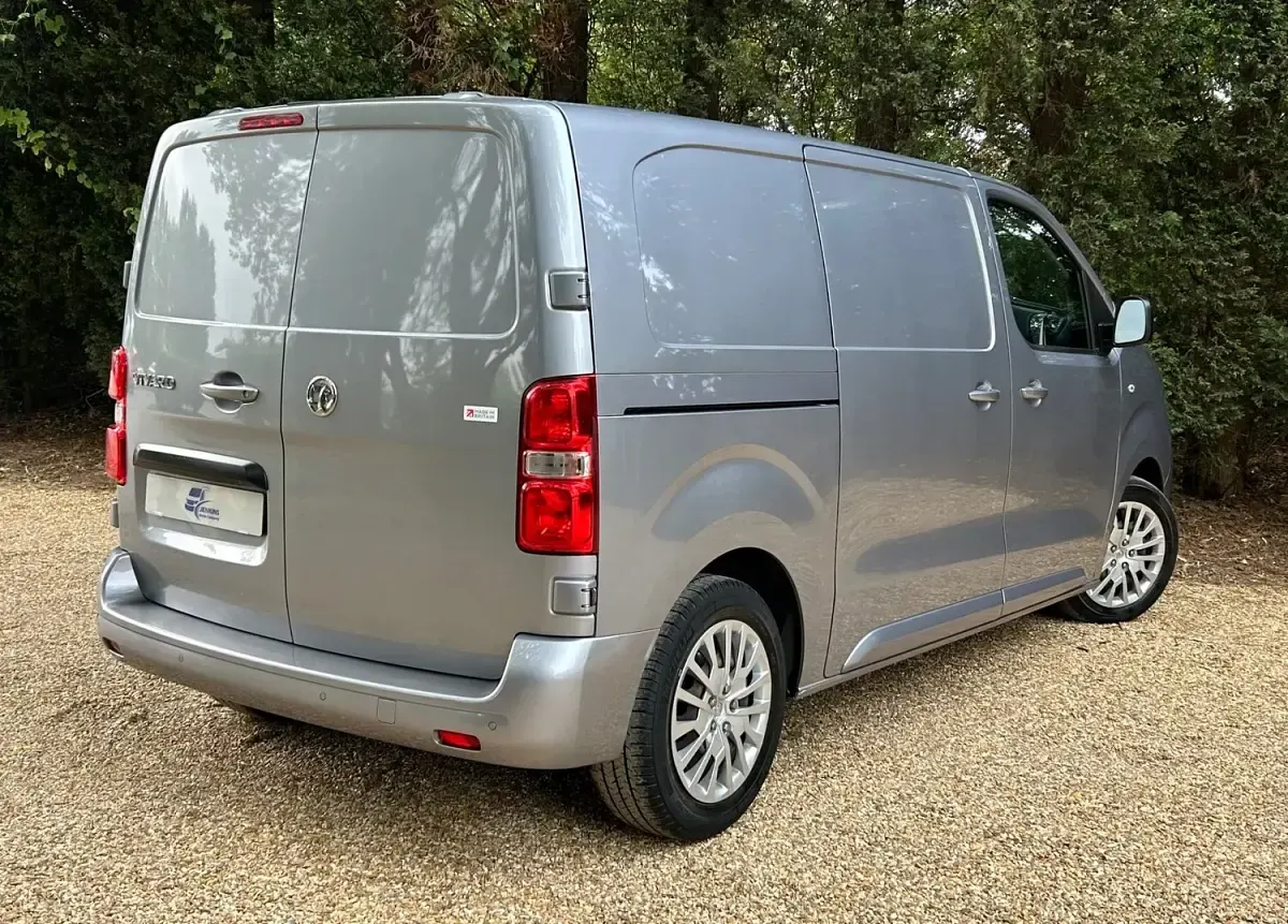 Used Vauxhall Vivaro 120 HP (88 kW) 2023 Grey MPV